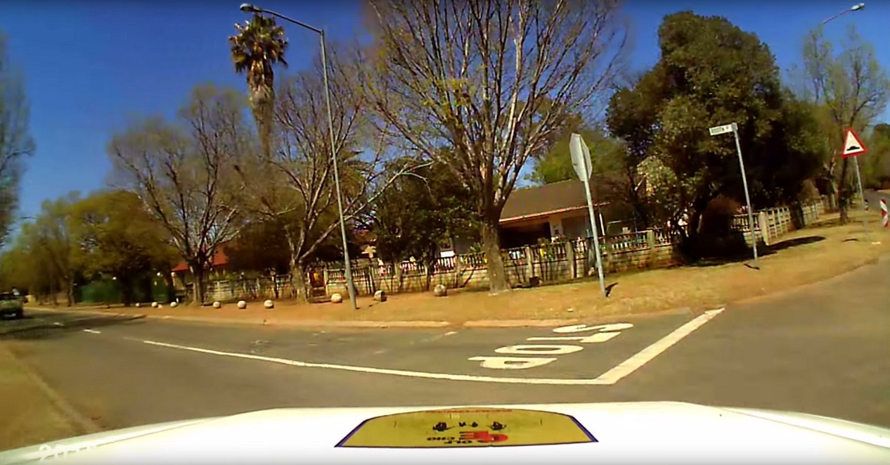WATCH Dashcam footage shows chase of wouldbe house robbers eNCA